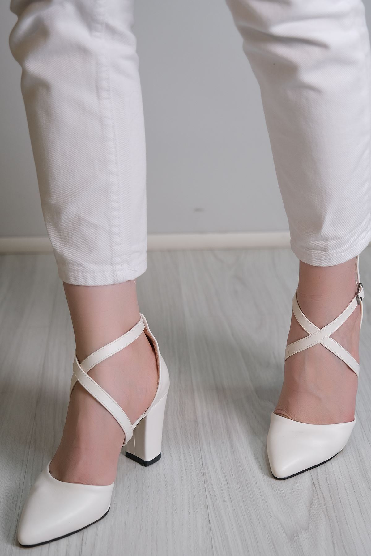 Cm Topuklu Beyaz Ayakkabı  